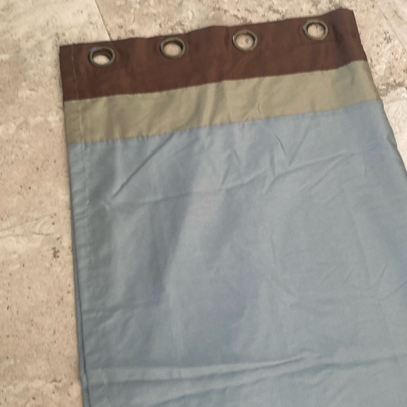 2 panel curtains - Picture 1 of 4